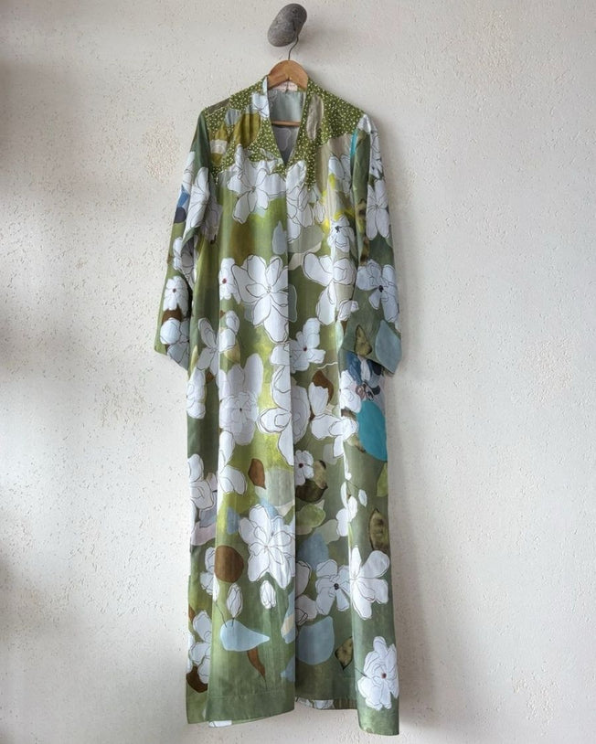 Green HT Silk V-Neck with Sequins & Bead Emb Amend Midbox Pleat Lilies