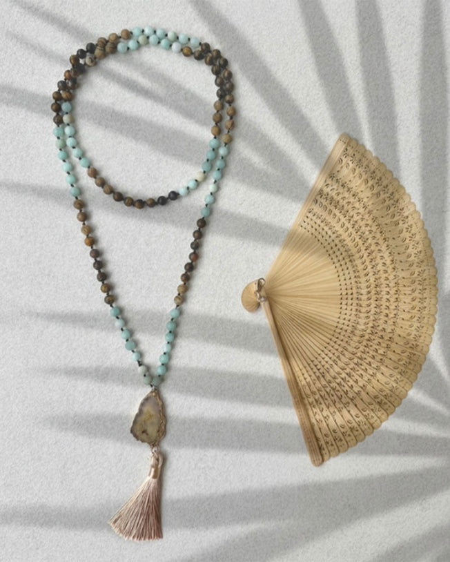 Fantasqiue Detachable Fans on Crystals with Beige Stones Chain Necklaces