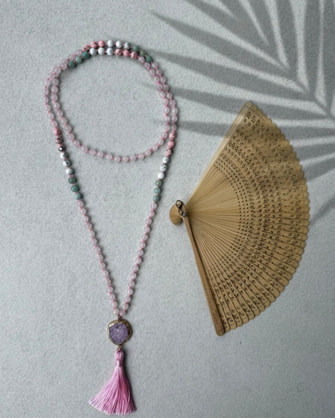 Fantasqiue Detachable Fans on Crystals with Pink Stones Chain Necklaces