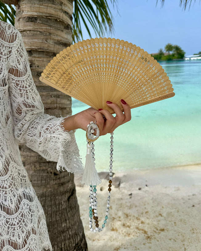 Fantasqiue Detachable Fans on Crystals with White Stones Chain Necklaces