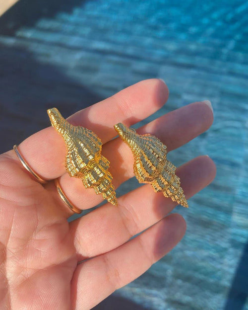 Gold plated earrings -seashell