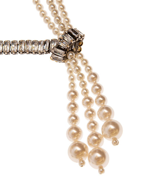 Pearls and crystals necklaces